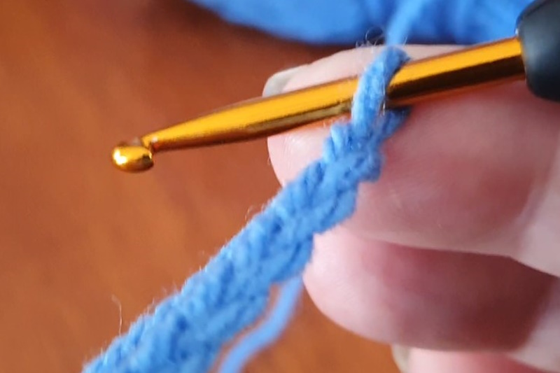 chain stitches chain stitches
