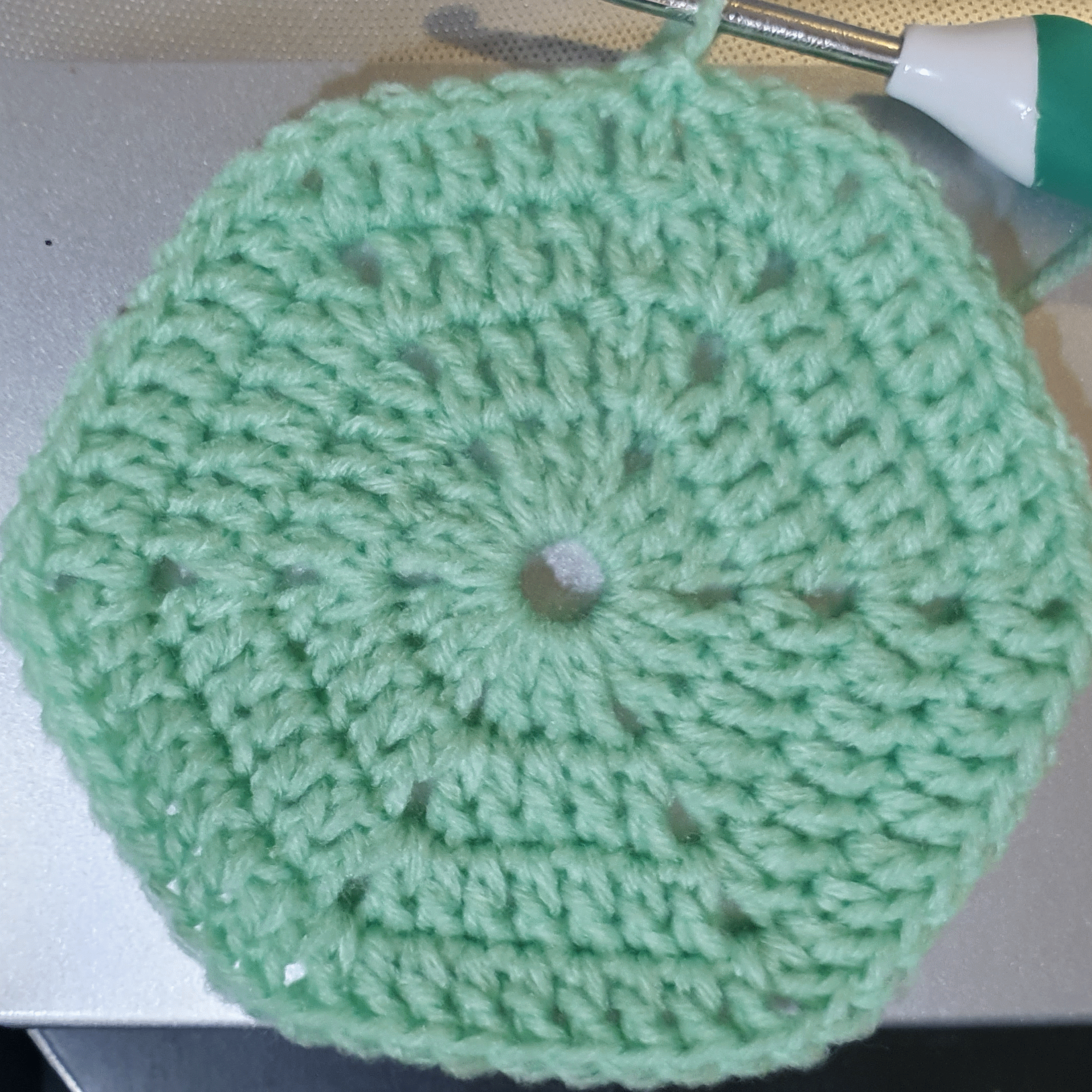 hexagon granny square rnd 4